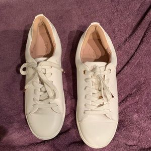Women’s Classic White Sneakers: CLOSET CLOSING!